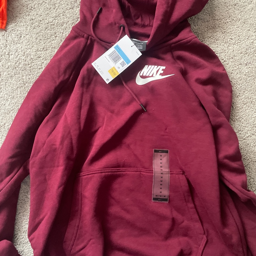 women’s nike sweatshirt
